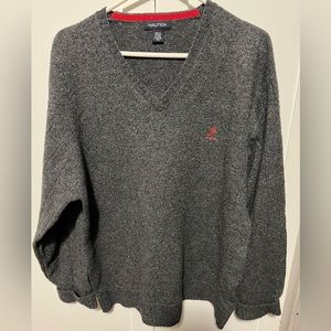 NAUTICA WOOL MIX GREY V NECK SWEATER. GREAT CONDITION.